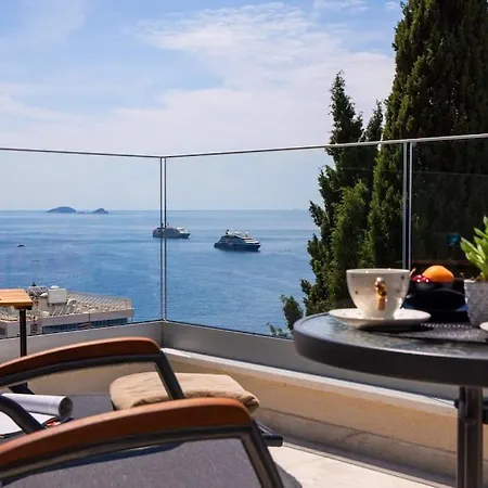 Golden Fantasy Apartament *