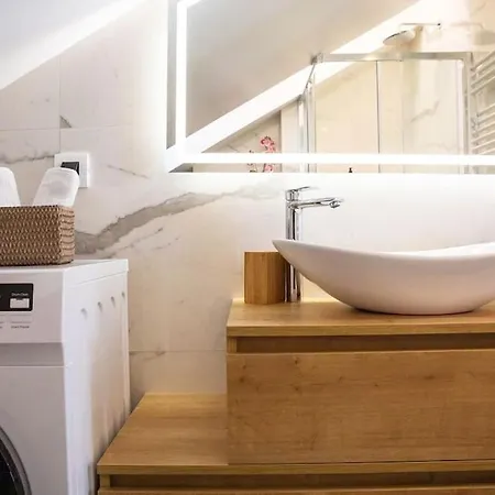 Golden Fantasy Apartment